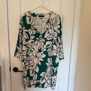Karen Kane Black and Green Patterned Top